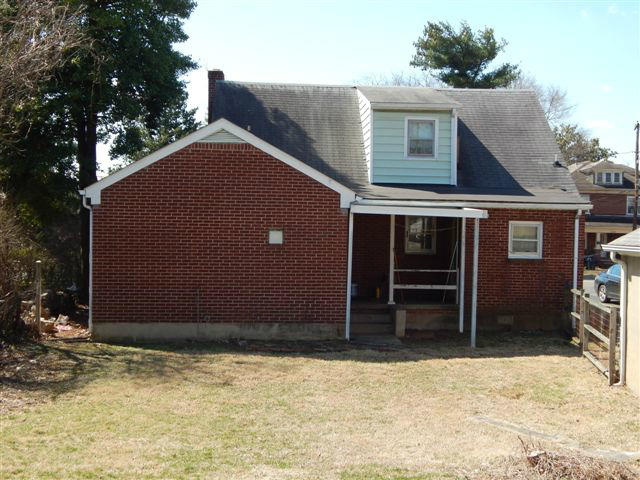 2715 Cove Road Roanoke, VA 24017 - Photo 5 of 8 Back
