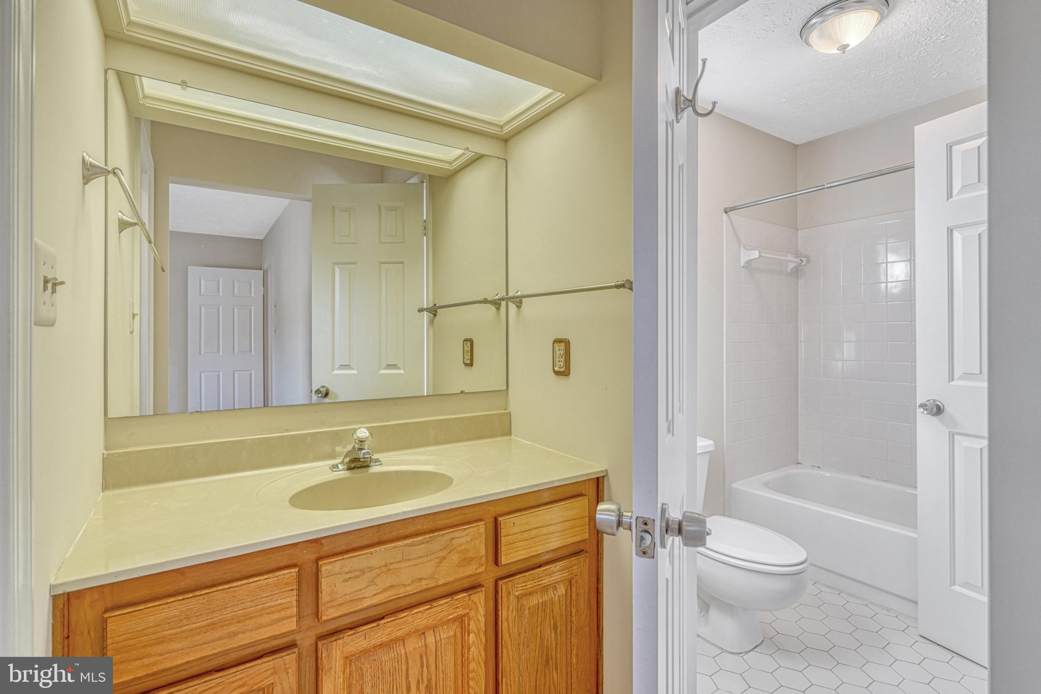 5503 Ashleigh Road Fairfax, VA 22030 - Photo 28 of 38 GUEST BATH #1