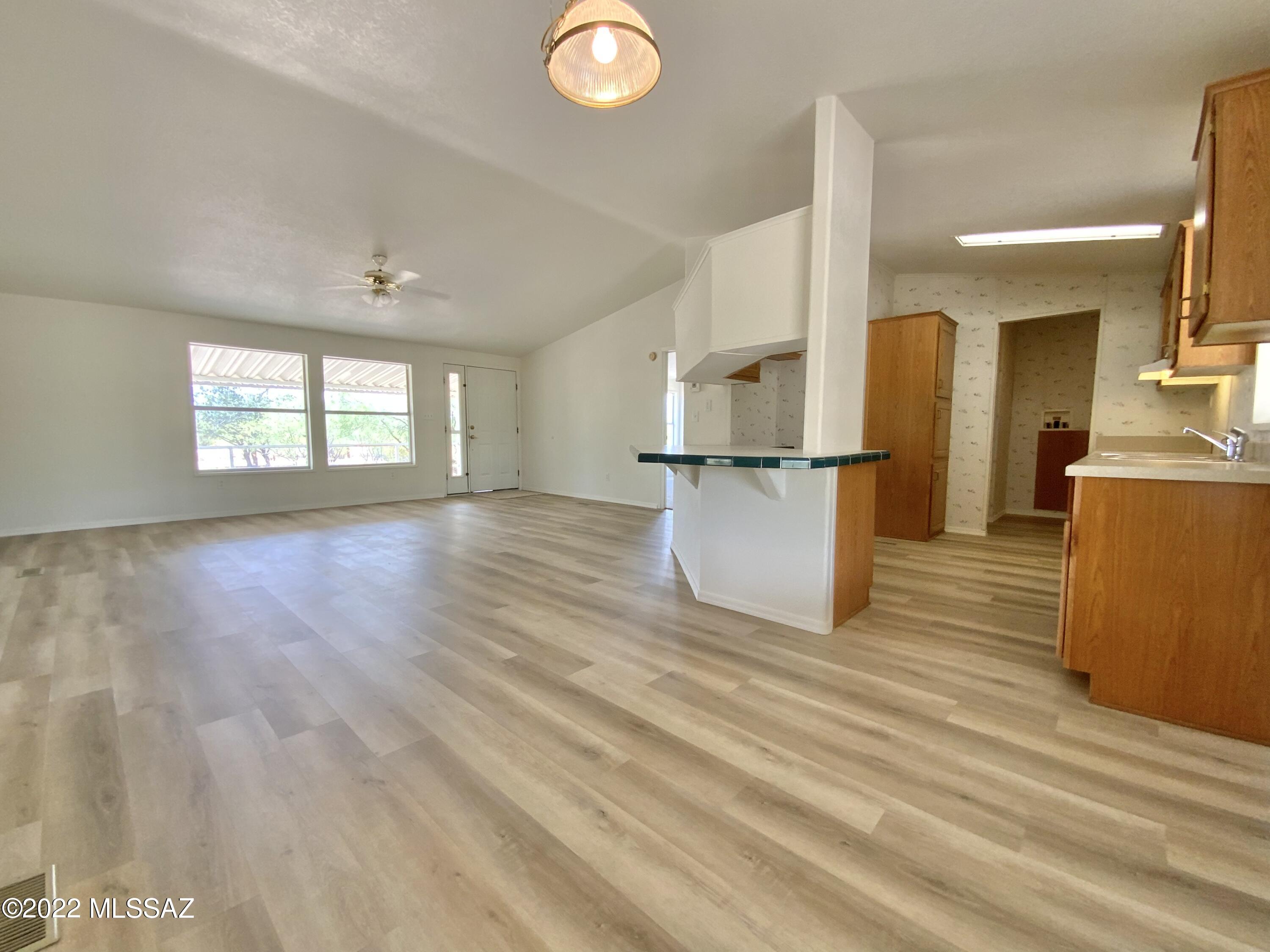 5544 West Irvington Road Tucson, AZ 85757 - Photo 5 of 19 Gallery Image 5