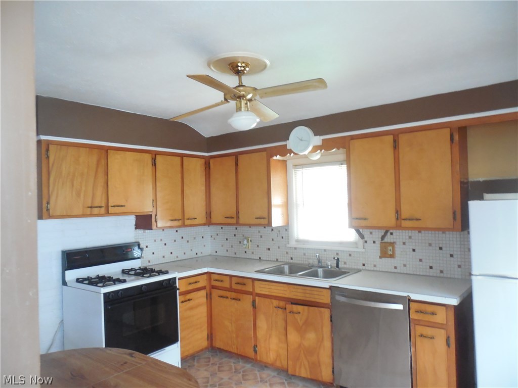 1002 Nevin Street Akron, OH 44310 - Photo 7 of 13 Gallery Image 7