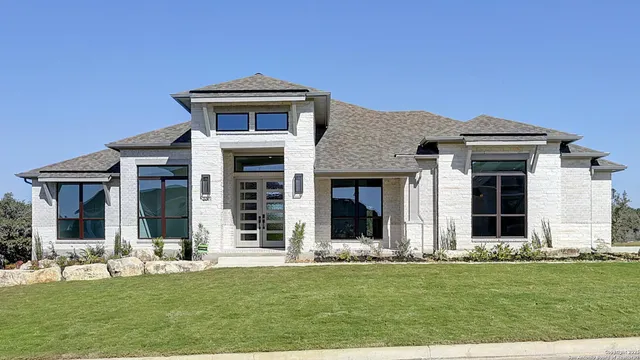 $799,900 | 200 Violet Way, Castroville, TX 78009