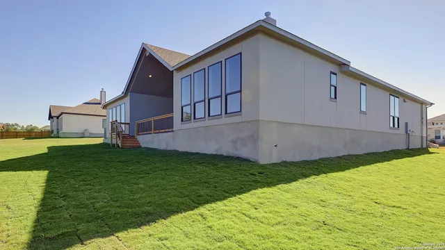 $799,900 | 200 Violet Way, Castroville, TX 78009