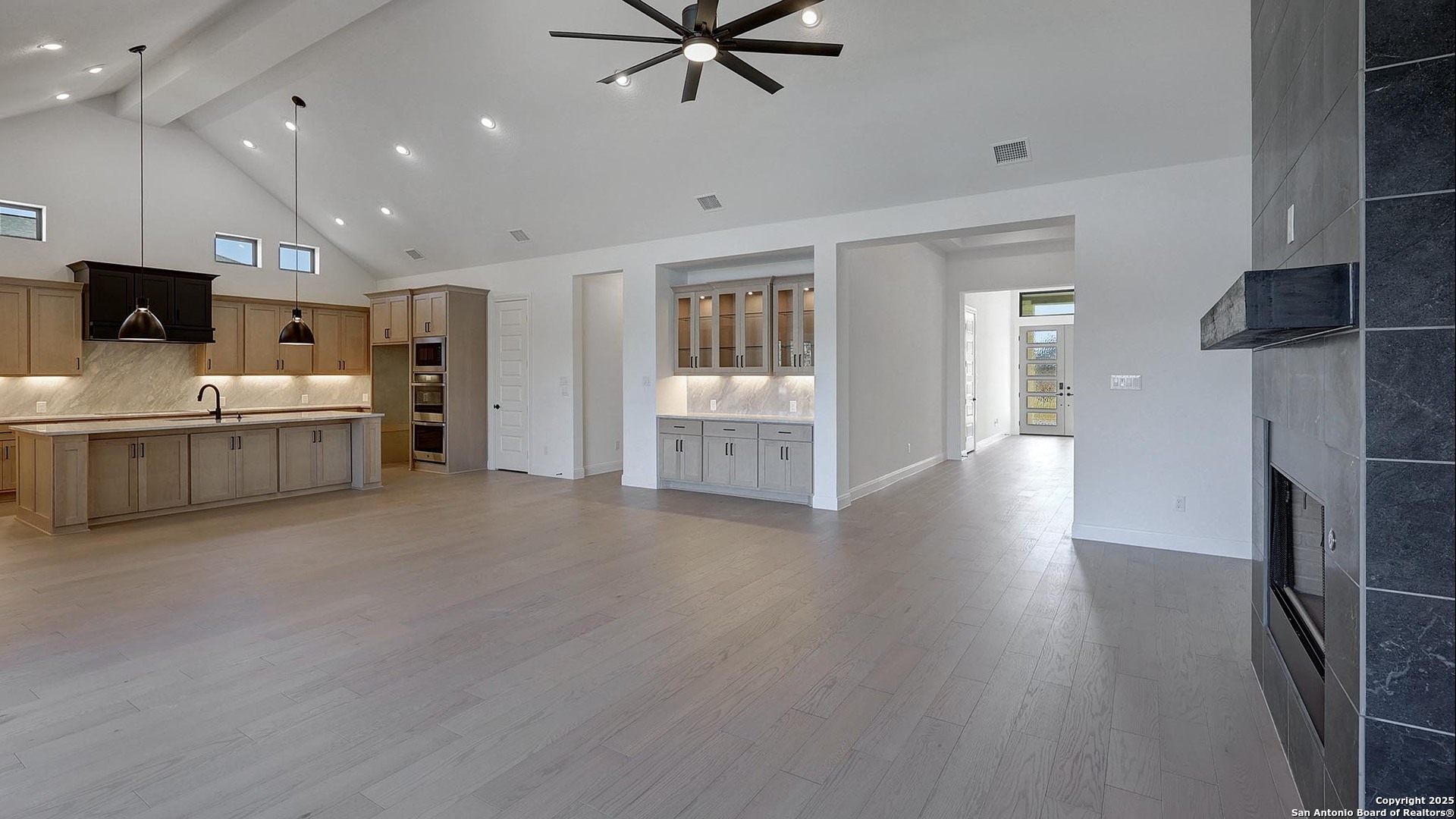 200 Violet Way Castroville, TX 78009 - Photo 9 of 32