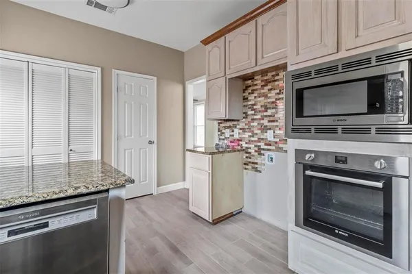 $2,600 | 1110 Carrington Court, Irving, TX 75060