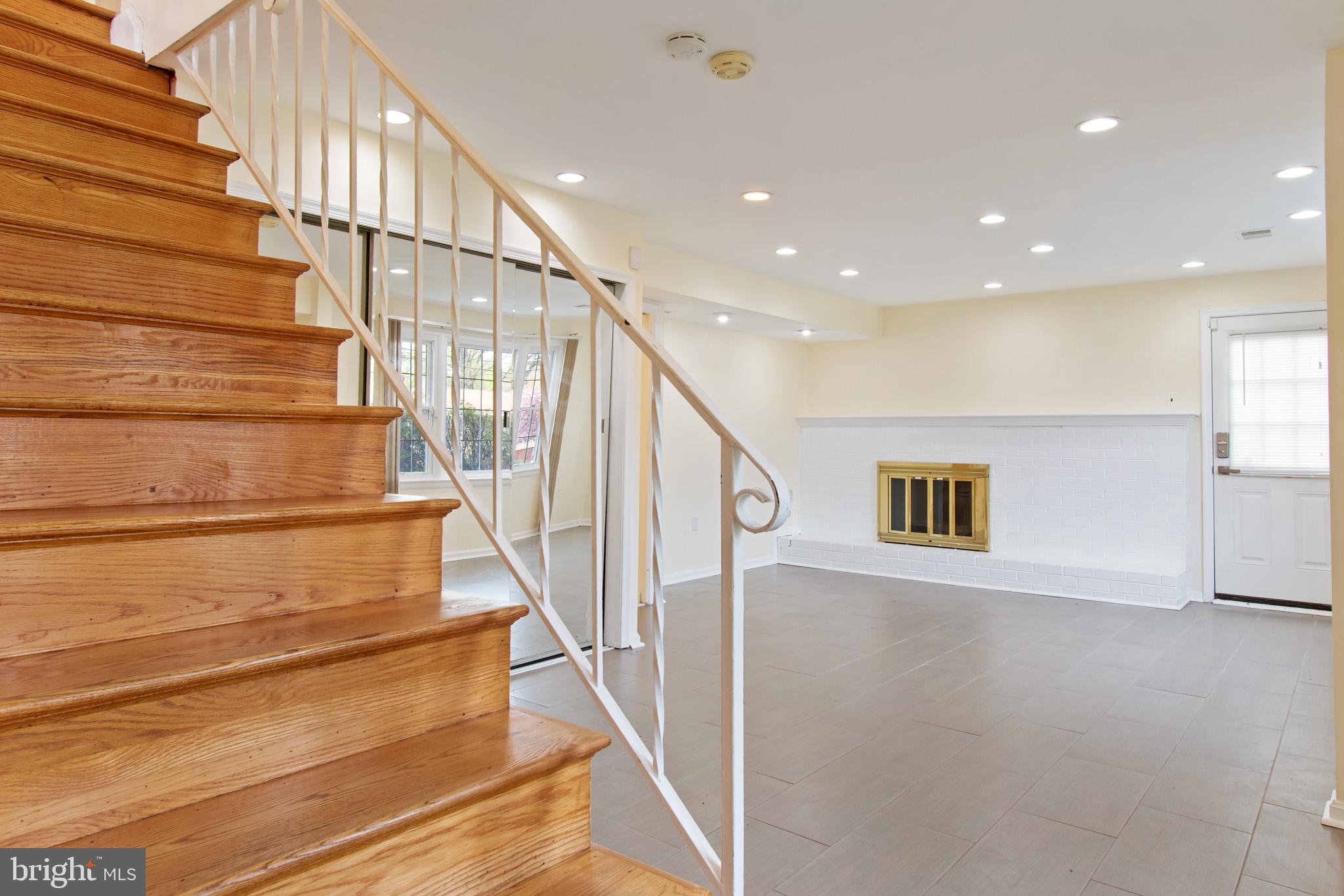 512 Carr Avenue Rockville, MD 20850 - Photo 13 of 56