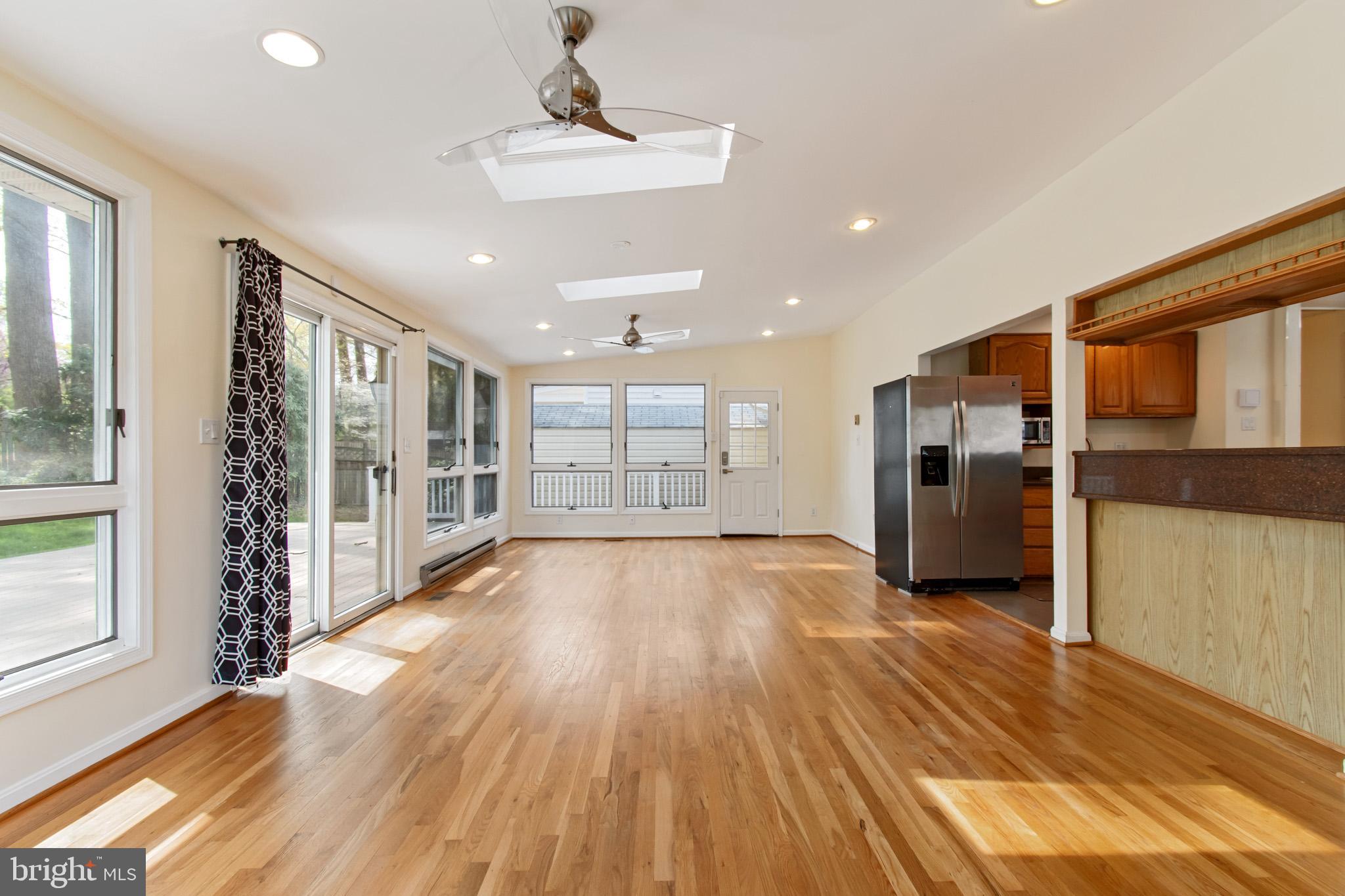 512 Carr Avenue Rockville, MD 20850 - Photo 18 of 56 a view of a electric appliances in a room