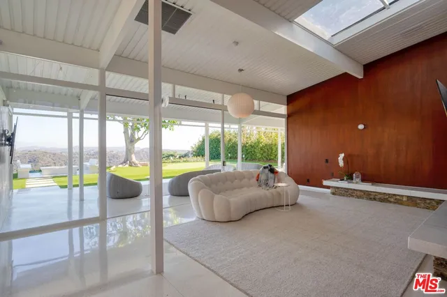 $4,295,000 | 2262 Stradella Road, Los Angeles, CA 90077