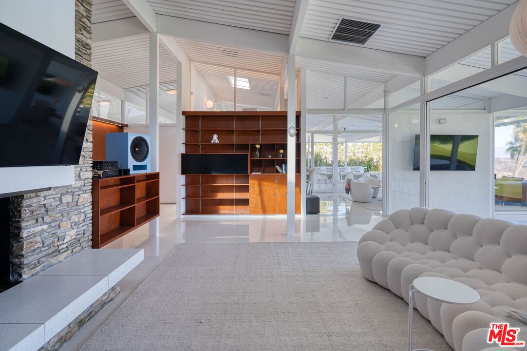 2262 Stradella Road Los Angeles, CA 90077 - Photo 13 of 21