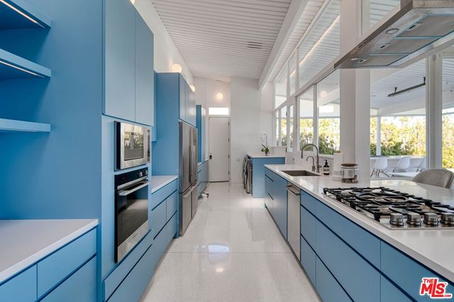 $4,295,000 | 2262 Stradella Road, Los Angeles, CA 90077