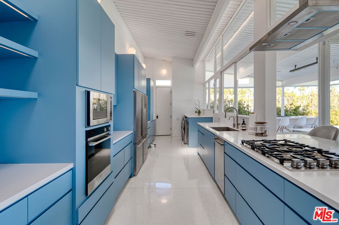 2262 Stradella Road Los Angeles, CA 90077 - Photo 17 of 21