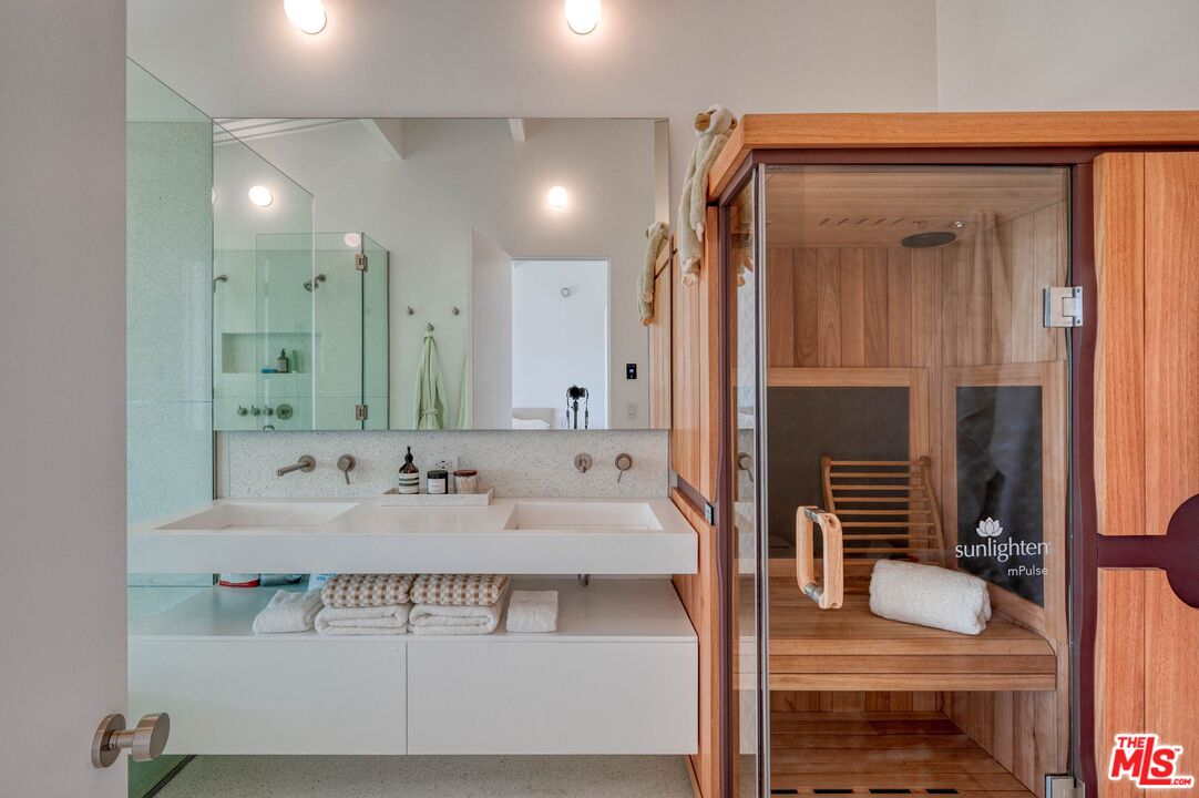 2262 Stradella Road Los Angeles, CA 90077 - Photo 20 of 21