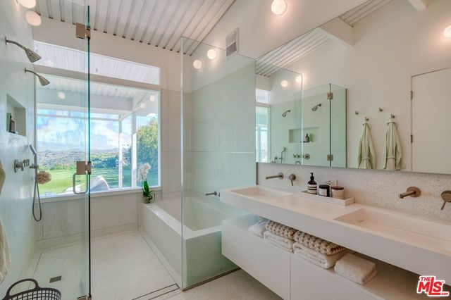 $4,295,000 | 2262 Stradella Road, Los Angeles, CA 90077