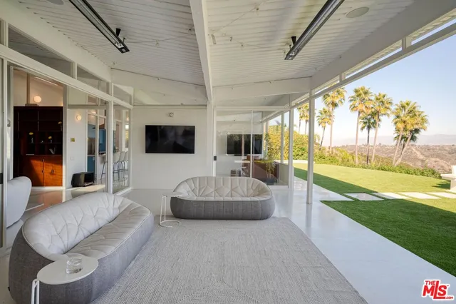 $4,295,000 | 2262 Stradella Road, Los Angeles, CA 90077