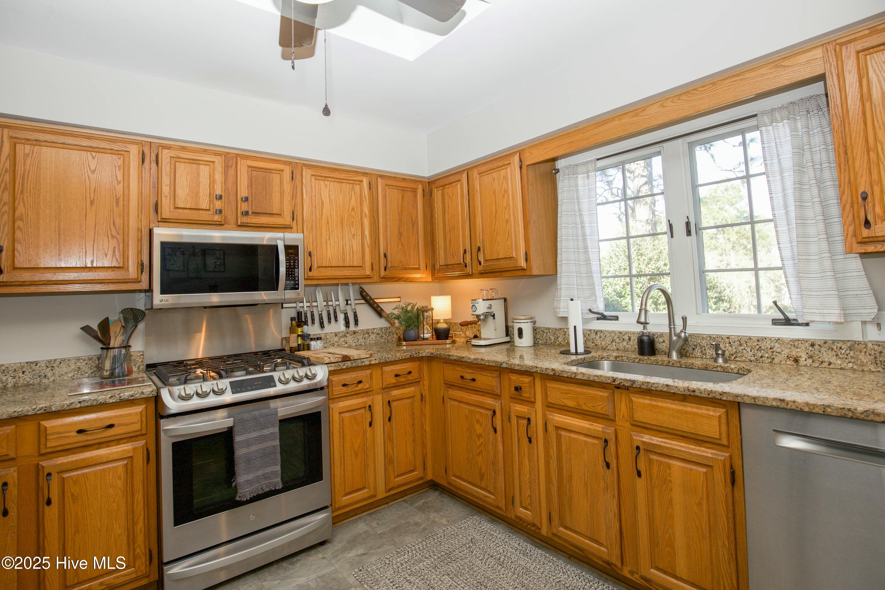 1102 Mt Washington Circle Pinehurst, NC 28374 - Photo 17 of 48 tempImagewd57CL