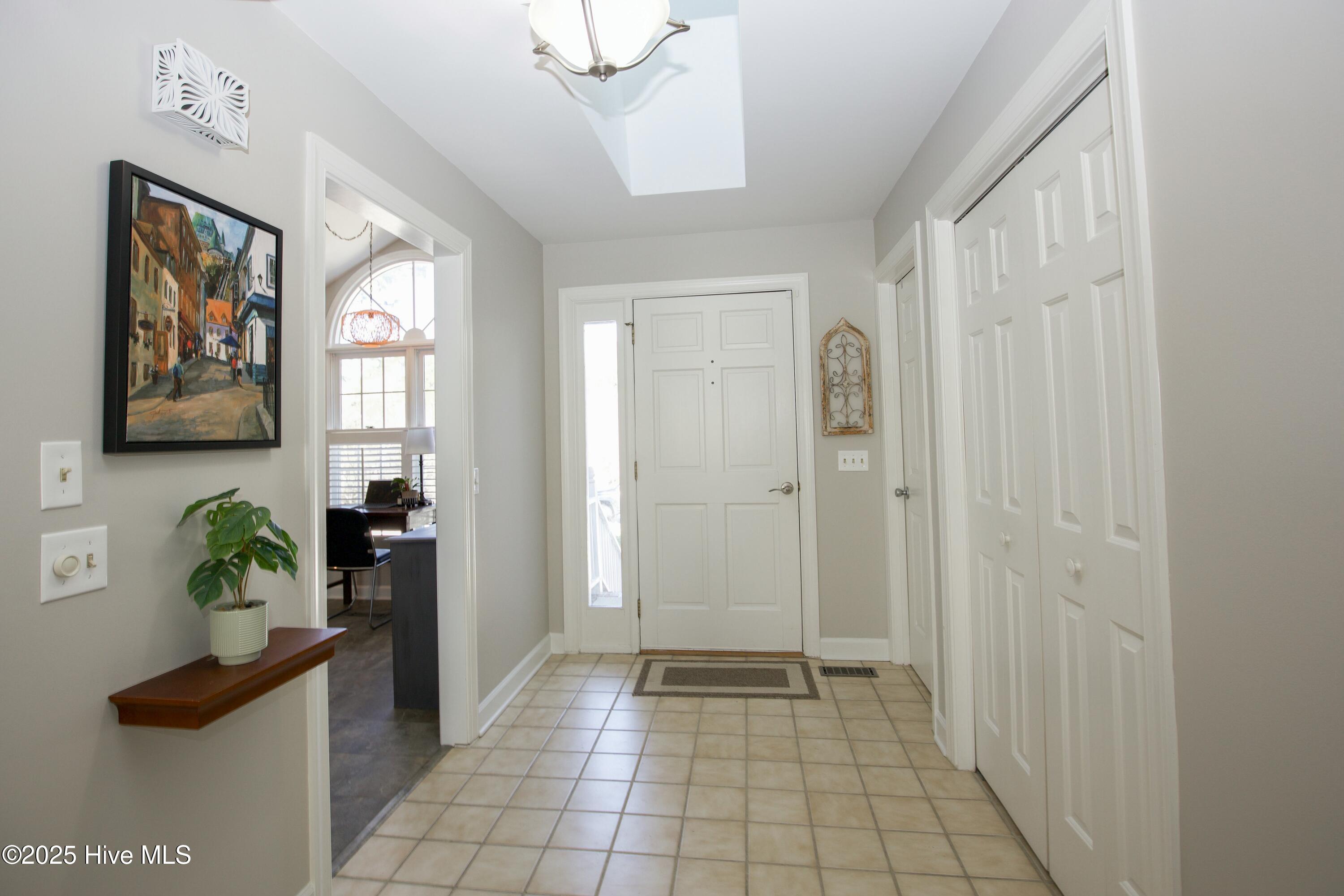 1102 Mt Washington Circle Pinehurst, NC 28374 - Photo 3 of 48 foyer