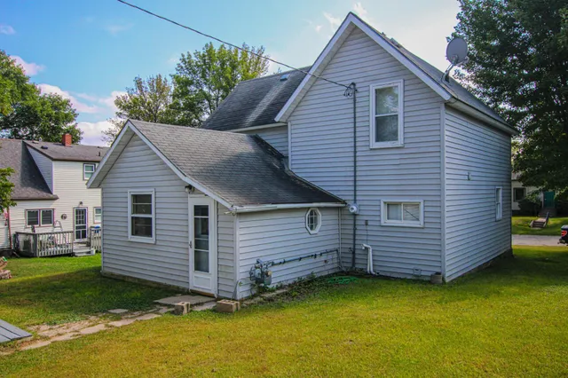 $144,900 | 204 West 2nd Street, Starbuck, MN 56381