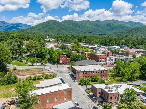 $395,000 | 2 F Lynx Drive, Black Mountain, NC 28711
