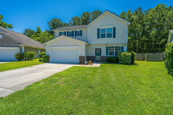 $369,900 | 308 Duck Pond Lane, Summerville, SC 29483