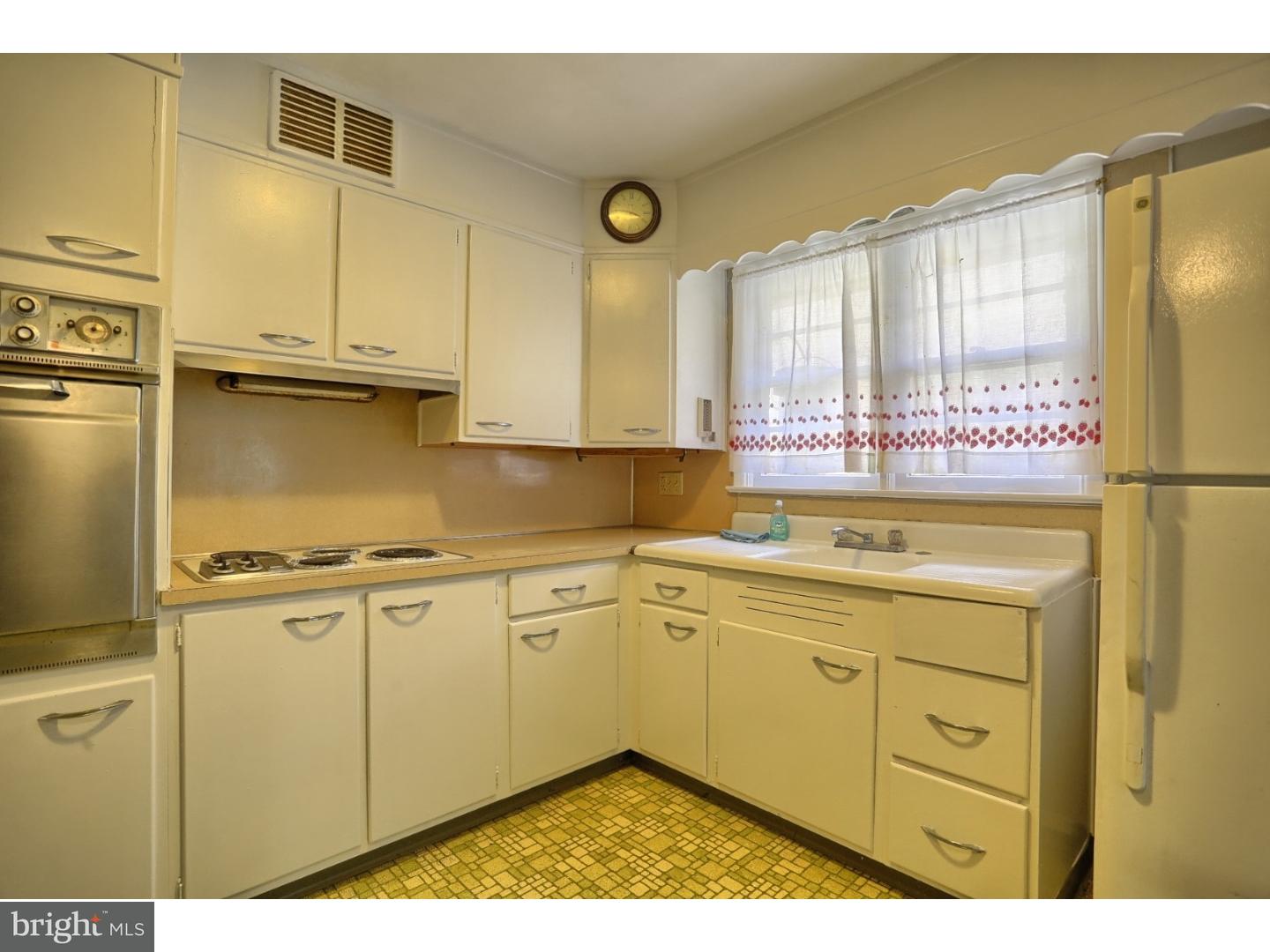 2015 Lorraine Road Reading, PA 19604 - Photo 6 of 20 Gallery Image 6