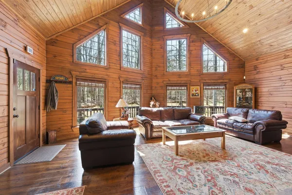 $1,350,000 | 1118 Carrollville Landing Road, Clifton, TN 38425