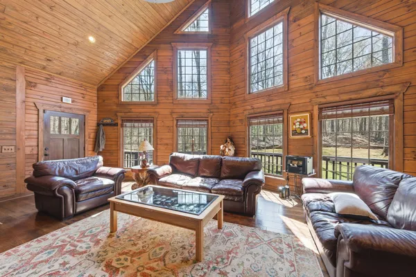 $1,350,000 | 1118 Carrollville Landing Road, Clifton, TN 38425