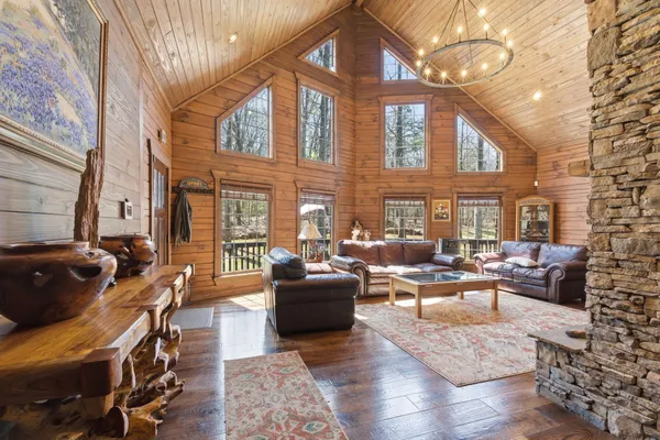 $1,350,000 | 1118 Carrollville Landing Road, Clifton, TN 38425