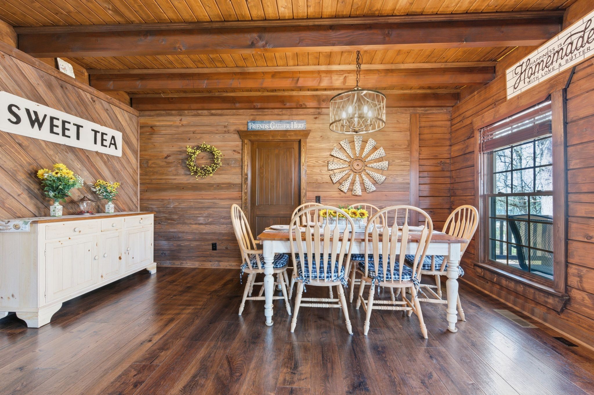 1118 Carrollville Landing Road Clifton, TN 38425 - Photo 18 of 92 a view of a dining room with furniture and wooden floor