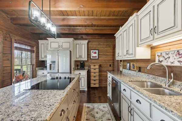 $1,350,000 | 1118 Carrollville Landing Road, Clifton, TN 38425