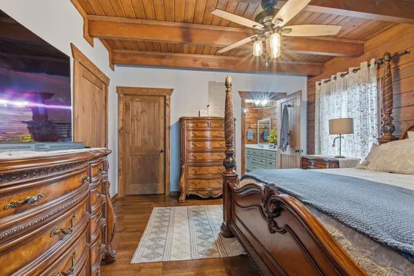 $1,350,000 | 1118 Carrollville Landing Road, Clifton, TN 38425