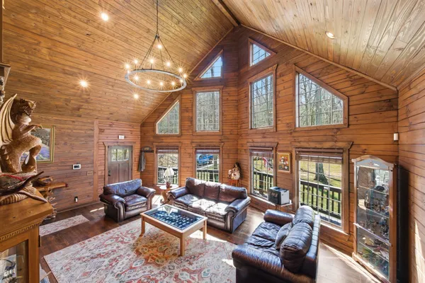 $1,350,000 | 1118 Carrollville Landing Road, Clifton, TN 38425