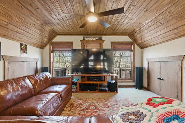 $1,350,000 | 1118 Carrollville Landing Road, Clifton, TN 38425