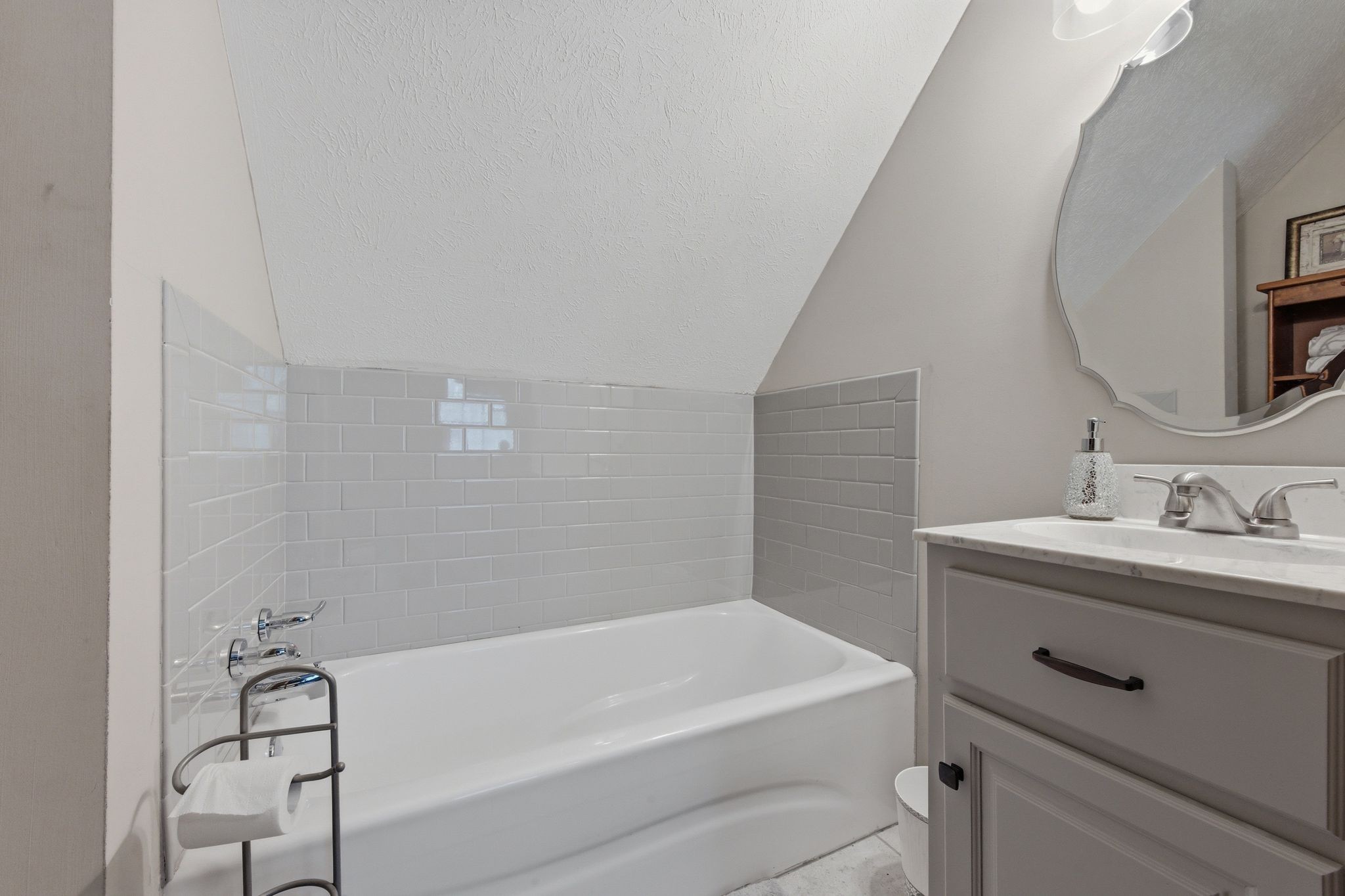 1118 Carrollville Landing Road Clifton, TN 38425 - Photo 44 of 92 a bathroom with a tub sink and mirror