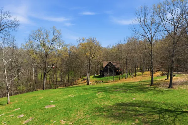 $1,350,000 | 1118 Carrollville Landing Road, Clifton, TN 38425