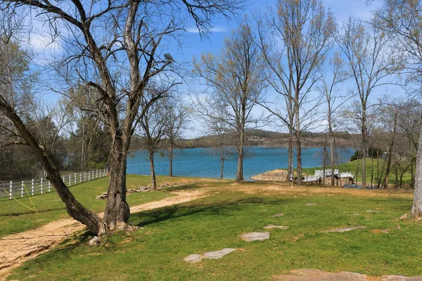 $1,350,000 | 1118 Carrollville Landing Road, Clifton, TN 38425