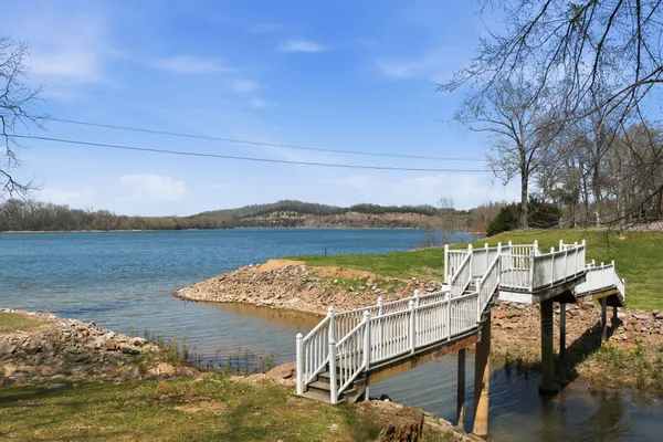 $1,350,000 | 1118 Carrollville Landing Road, Clifton, TN 38425