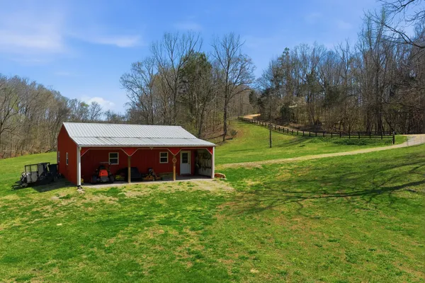 $1,350,000 | 1118 Carrollville Landing Road, Clifton, TN 38425