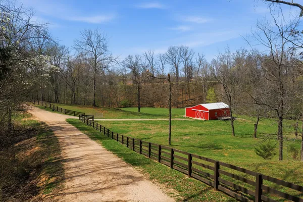 $1,350,000 | 1118 Carrollville Landing Road, Clifton, TN 38425
