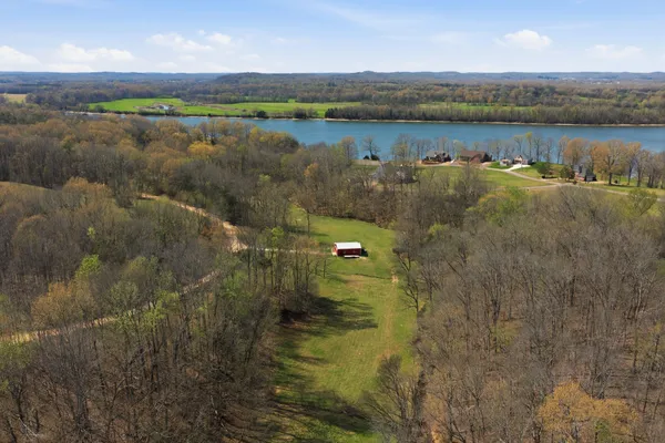 $1,350,000 | 1118 Carrollville Landing Road, Clifton, TN 38425