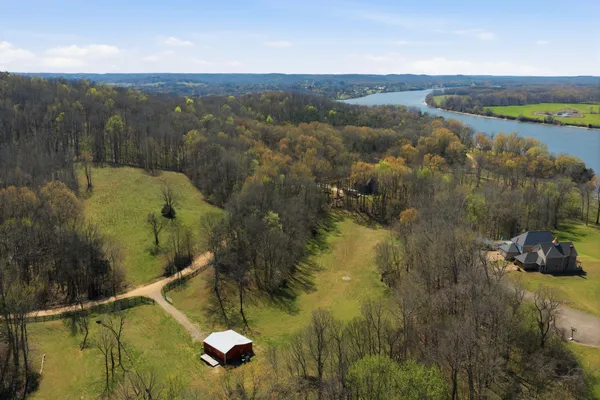 $1,350,000 | 1118 Carrollville Landing Road, Clifton, TN 38425