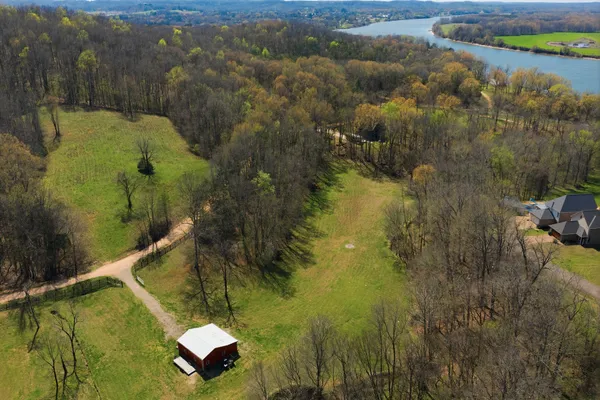 $1,350,000 | 1118 Carrollville Landing Road, Clifton, TN 38425