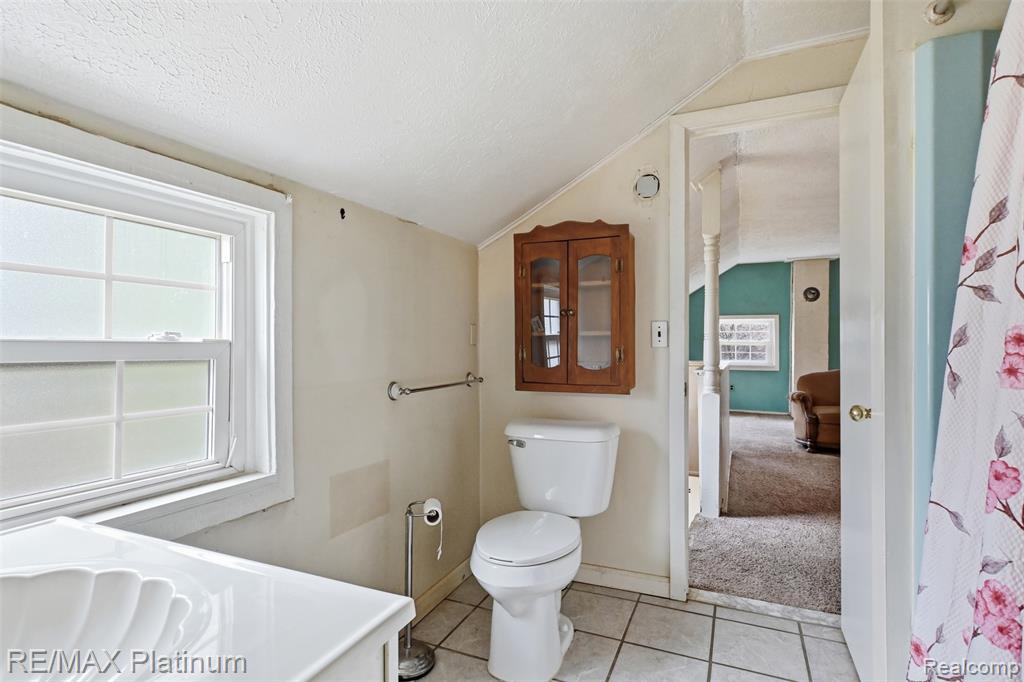 562 South Hughes Road Howell, MI 48843 - Photo 13 of 21 Gallery Image 13