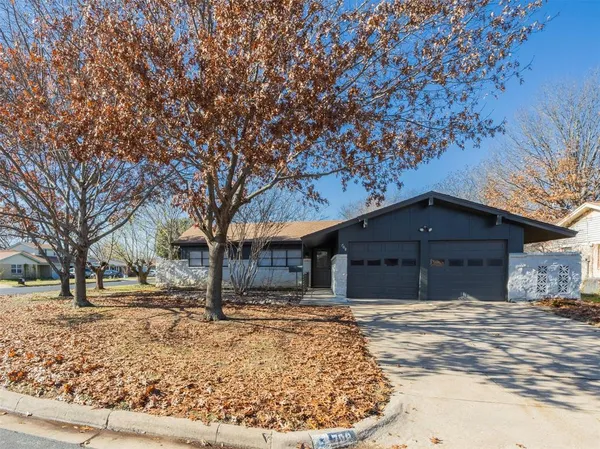 $235,000 | 708 Meadowlark Circle, Crowley, TX 76036