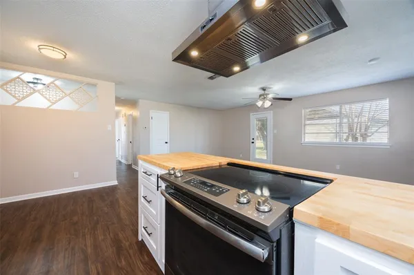 $235,000 | 708 Meadowlark Circle, Crowley, TX 76036