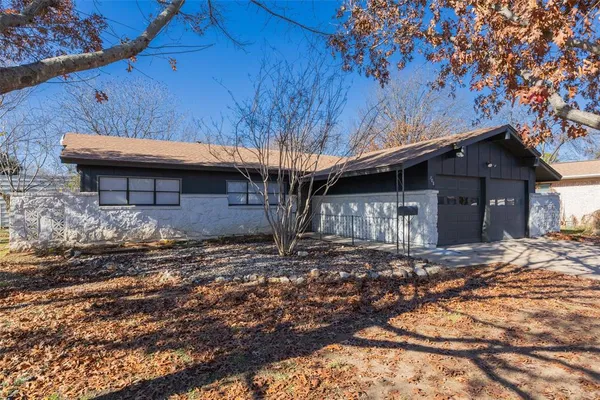$235,000 | 708 Meadowlark Circle, Crowley, TX 76036