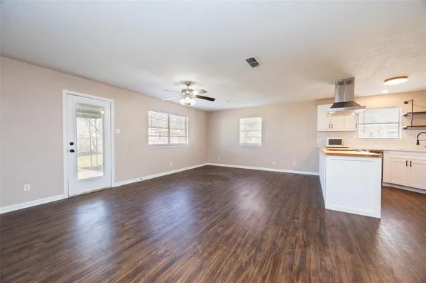 $235,000 | 708 Meadowlark Circle, Crowley, TX 76036