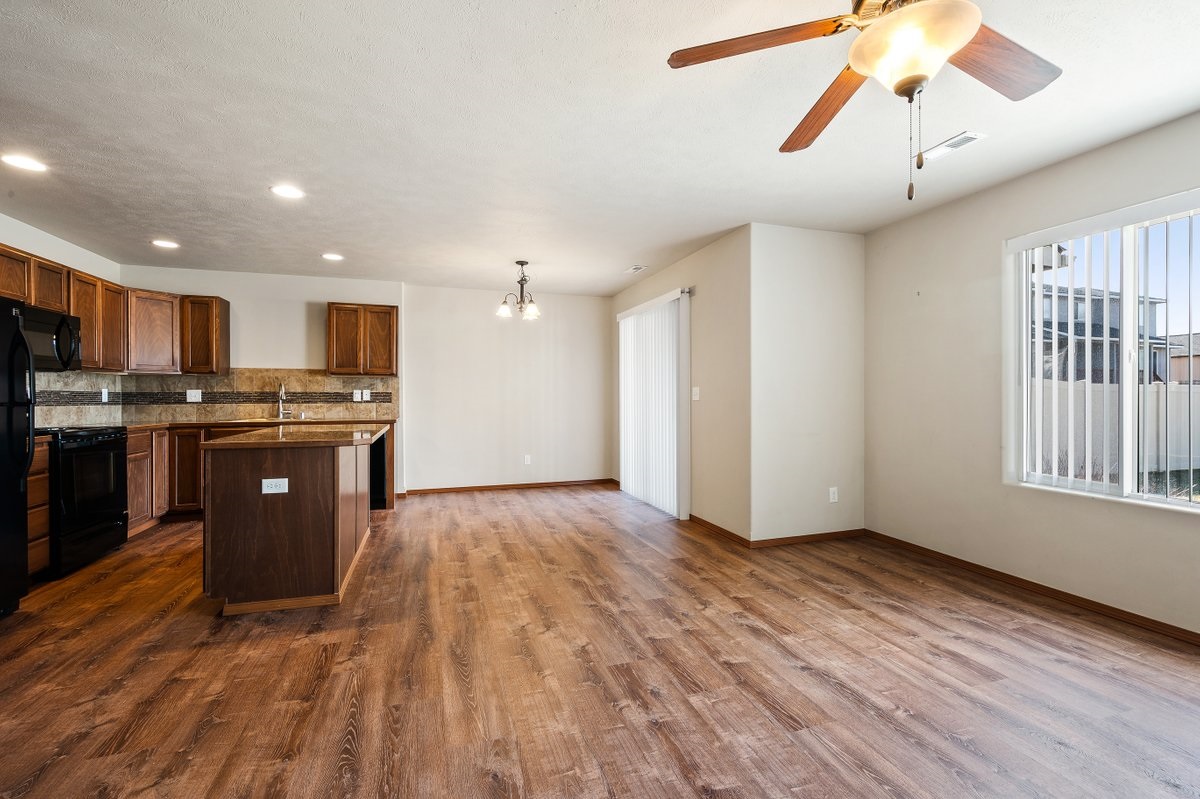 920 South Evergreen Road, Unit 922 Spokane Valley, WA 99216 - Photo 13 of 28