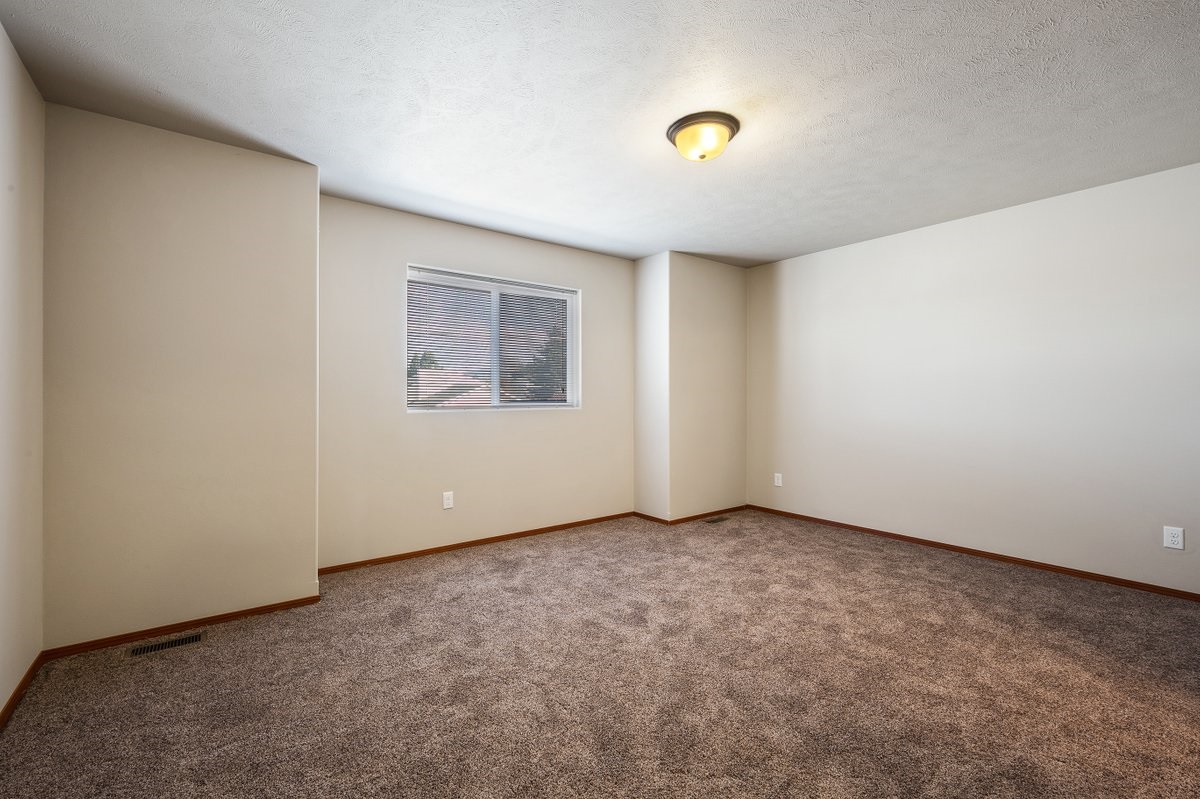 920 South Evergreen Road, Unit 922 Spokane Valley, WA 99216 - Photo 16 of 28