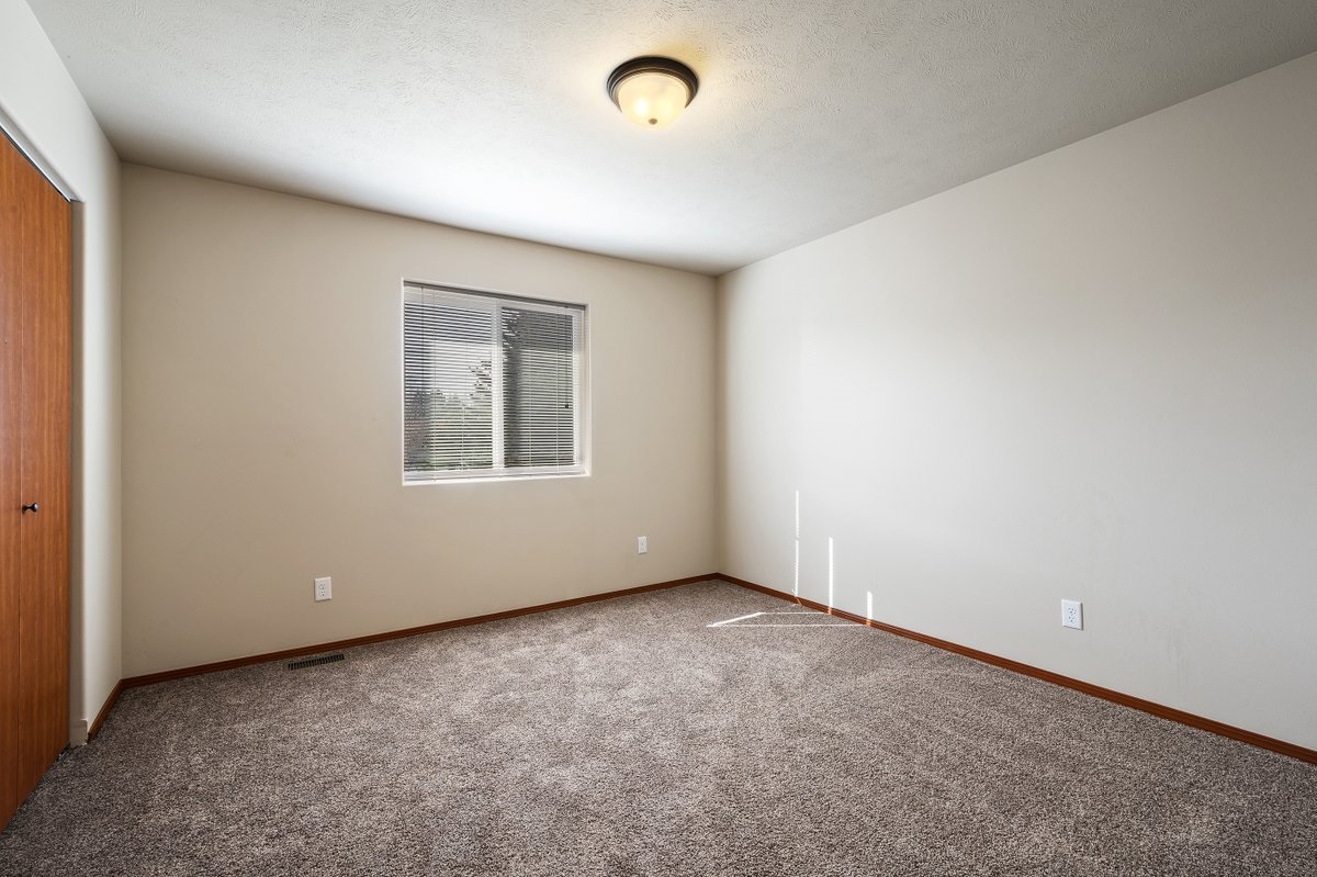 920 South Evergreen Road, Unit 922 Spokane Valley, WA 99216 - Photo 19 of 28