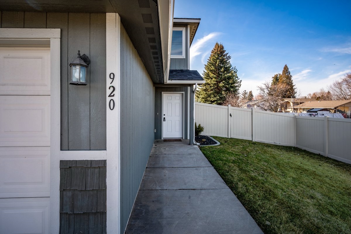 920 South Evergreen Road, Unit 922 Spokane Valley, WA 99216 - Photo 3 of 28