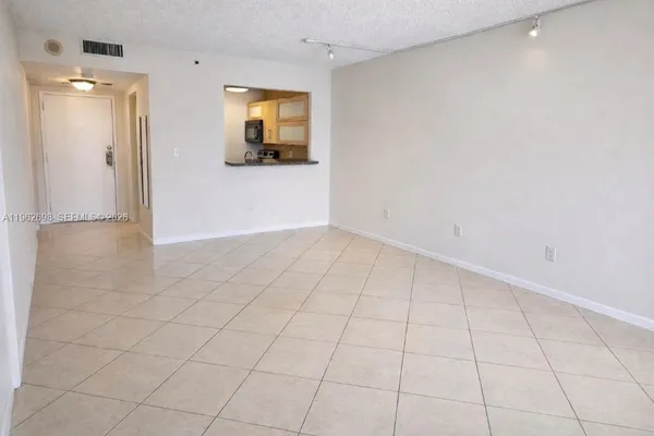 $1,800 | 1470 Northeast 123rd Street, Unit A1106, North Miami, FL 33161